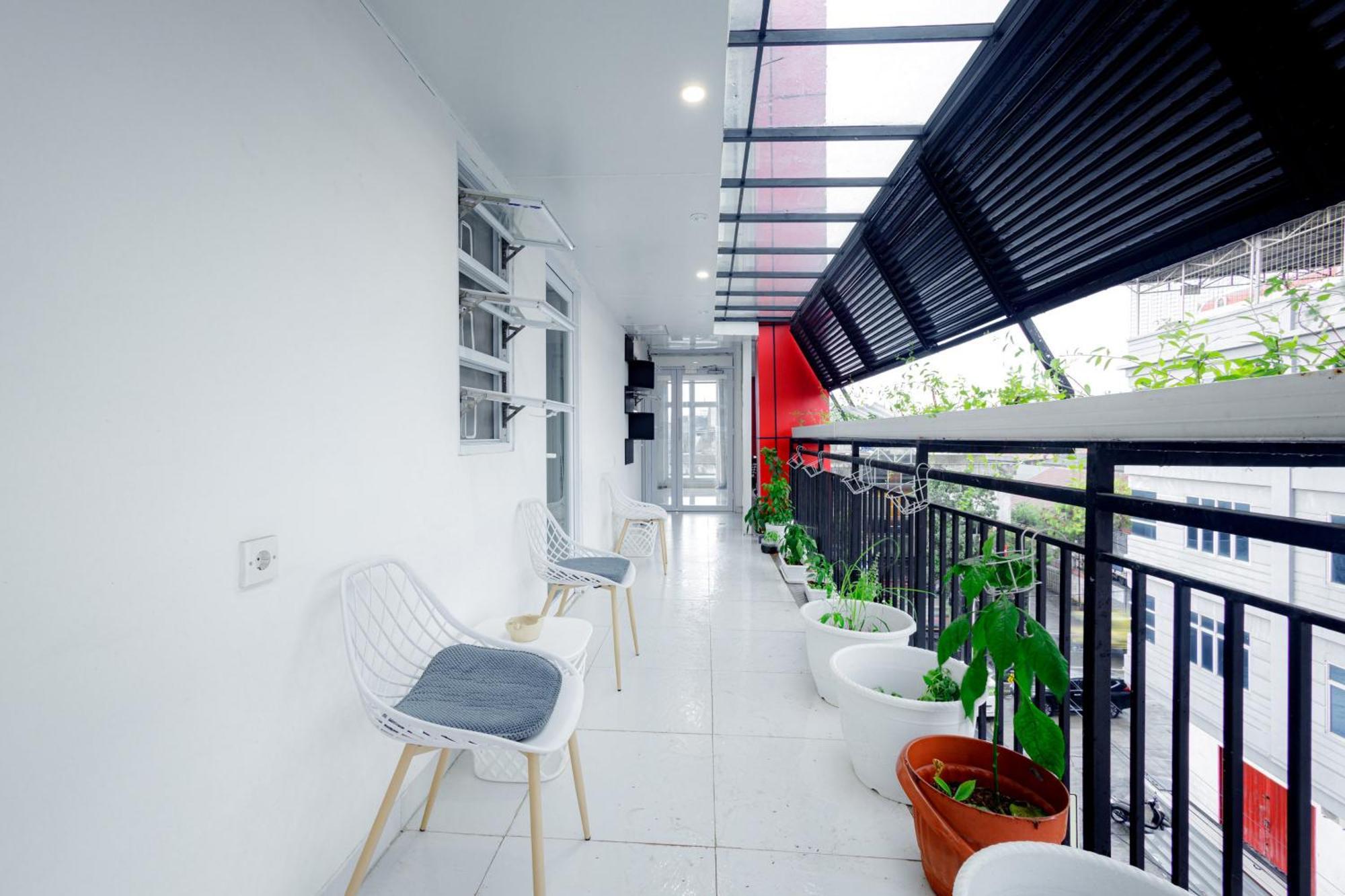 Urbanview Hotel Kota Tua Jakarta Exterior foto